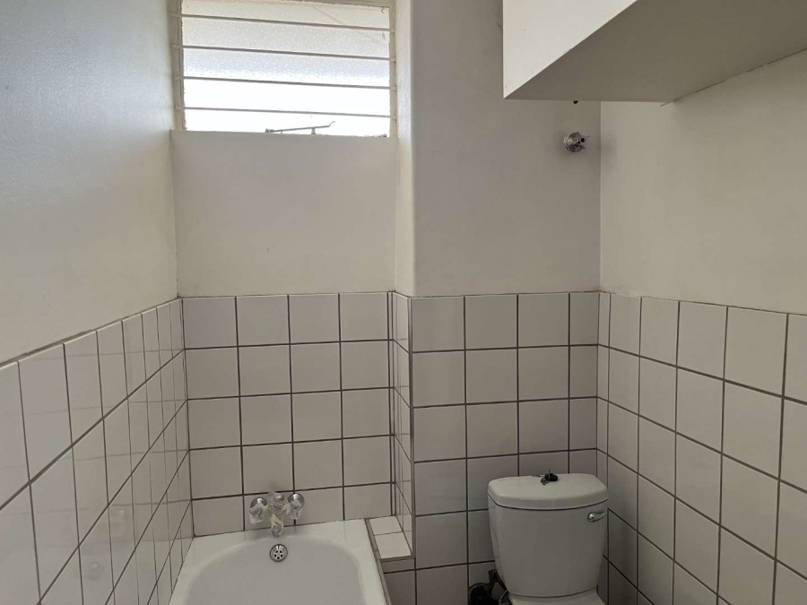 To Let 2 Bedroom Property for Rent in Honeyhills Gauteng