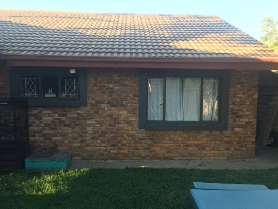 5 Bedroom Property for Sale in The Reeds Gauteng