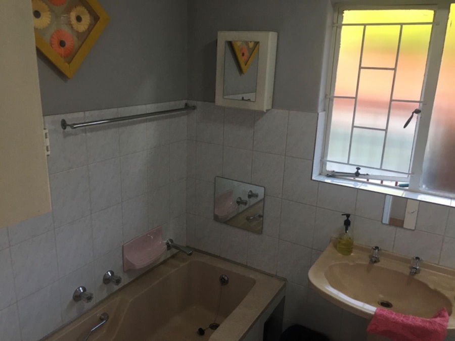 5 Bedroom Property for Sale in The Reeds Gauteng