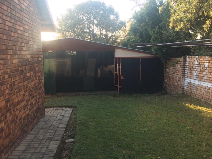 5 Bedroom Property for Sale in The Reeds Gauteng