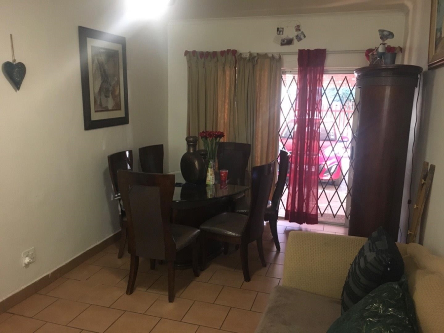 5 Bedroom Property for Sale in The Reeds Gauteng