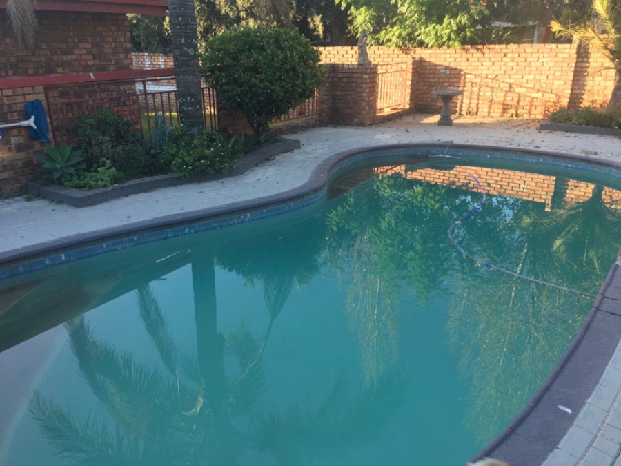 5 Bedroom Property for Sale in The Reeds Gauteng
