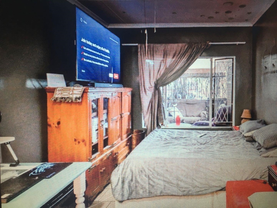 5 Bedroom Property for Sale in The Reeds Gauteng