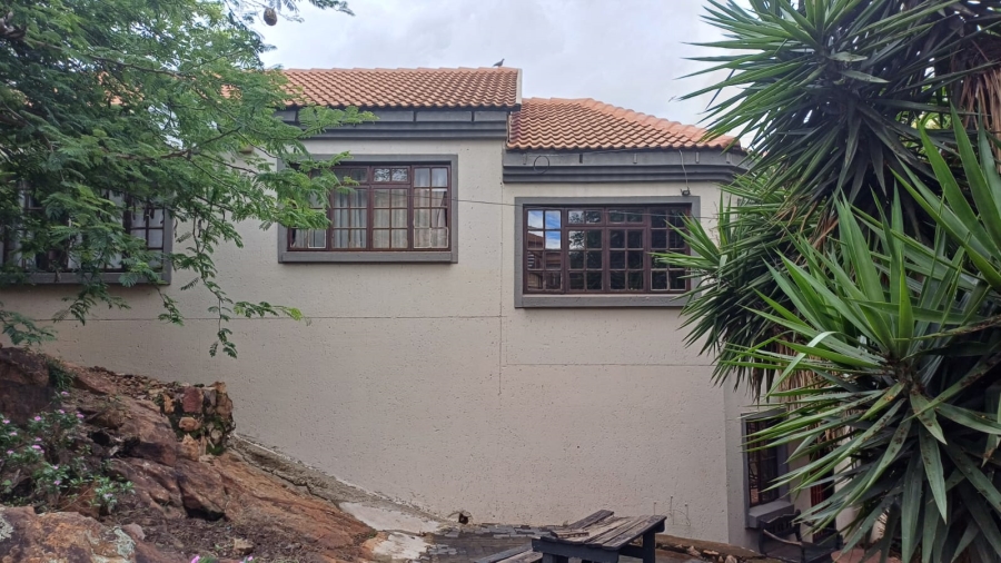 3 Bedroom Property for Sale in La Montagne Gauteng