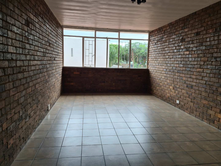2 Bedroom Property for Sale in Annlin Gauteng