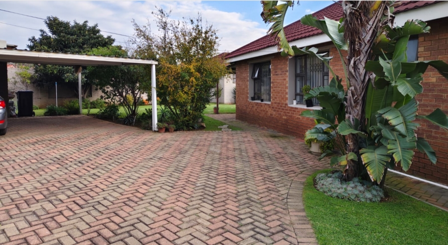 3 Bedroom Property for Sale in Croydon Gauteng
