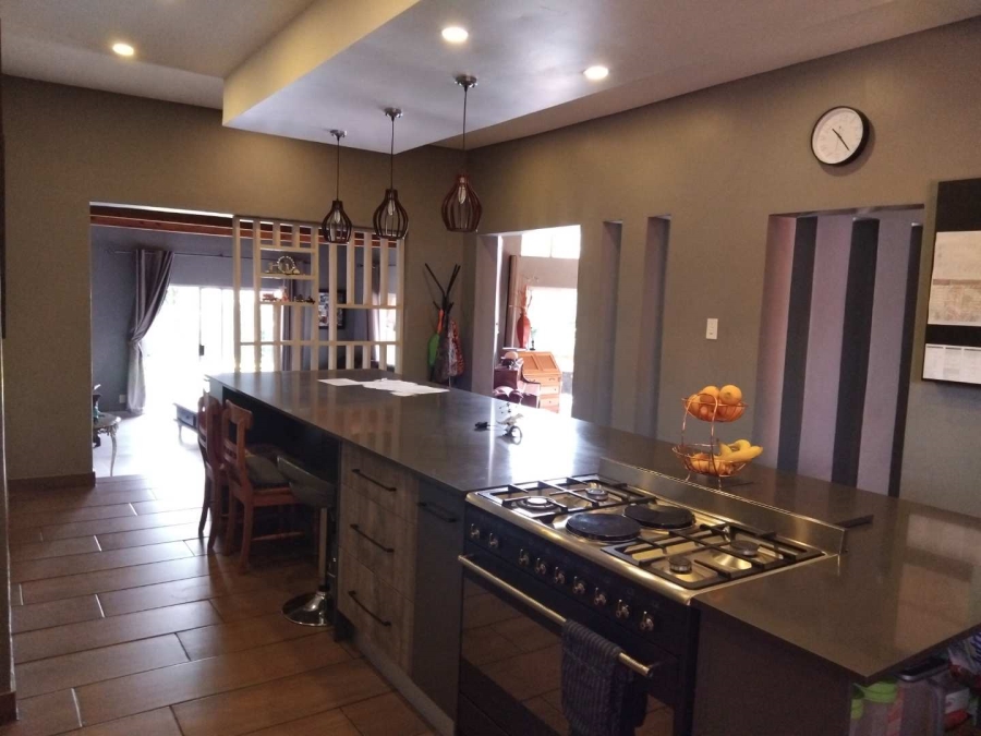 8 Bedroom Property for Sale in Aston Manor Gauteng