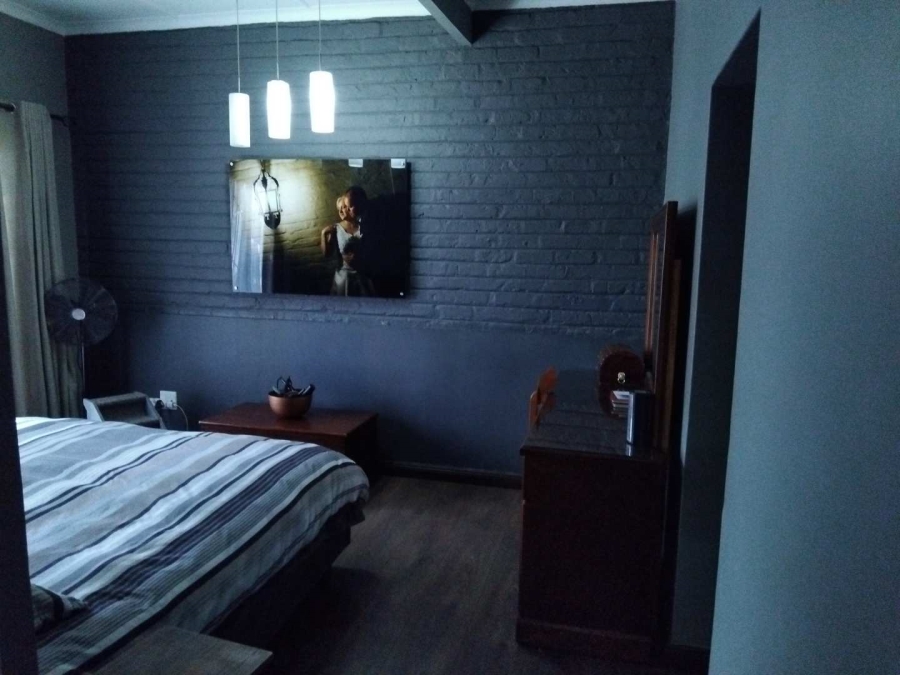 8 Bedroom Property for Sale in Aston Manor Gauteng