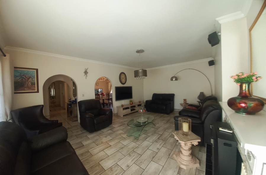 4 Bedroom Property for Sale in Glen Marais Gauteng