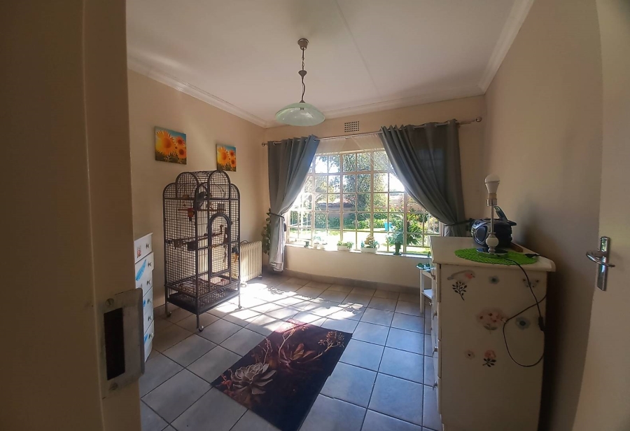 4 Bedroom Property for Sale in Glen Marais Gauteng