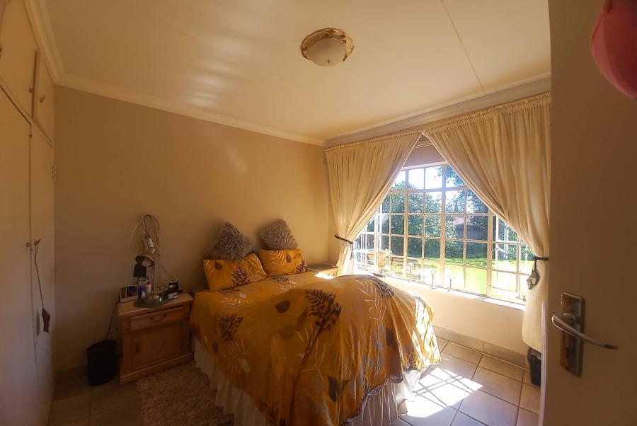 4 Bedroom Property for Sale in Glen Marais Gauteng