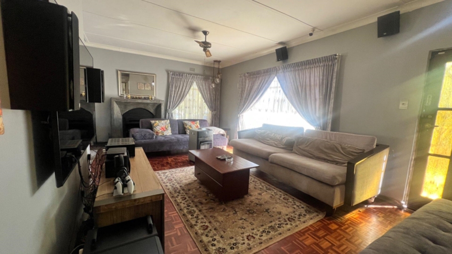 3 Bedroom Property for Sale in Robertsham Gauteng