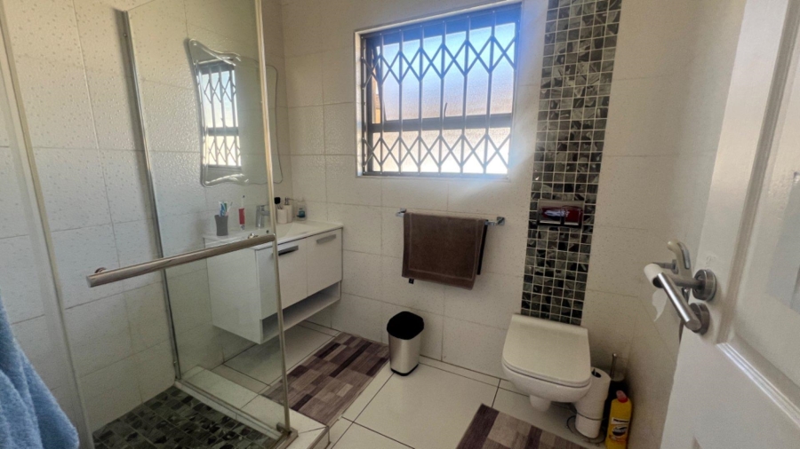 3 Bedroom Property for Sale in Robertsham Gauteng
