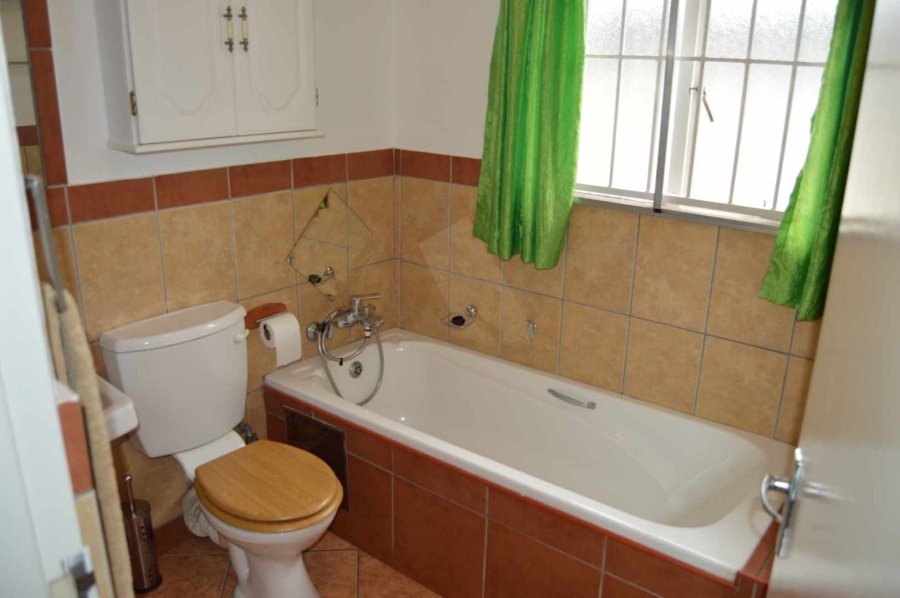 3 Bedroom Property for Sale in Verwoerdpark Gauteng