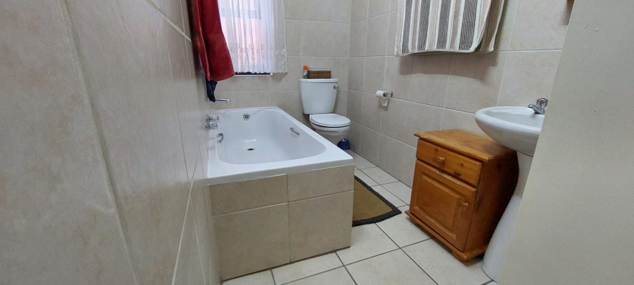 3 Bedroom Property for Sale in Verwoerdpark Gauteng