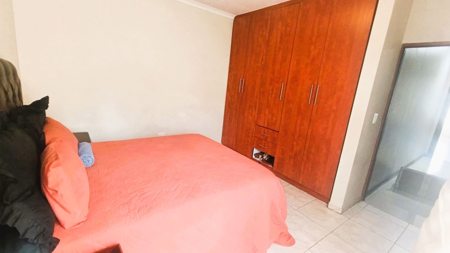 3 Bedroom Property for Sale in Thatchfield Estate Gauteng