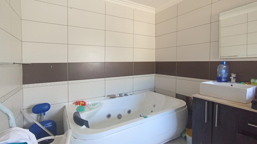 4 Bedroom Property for Sale in The Orchards Gauteng
