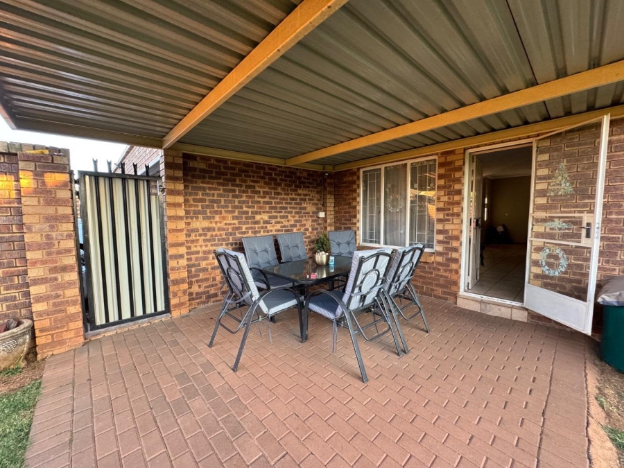 To Let 3 Bedroom Property for Rent in Rietvalleirand Gauteng