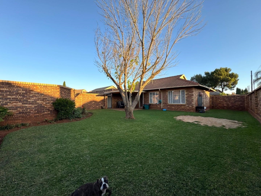 To Let 3 Bedroom Property for Rent in Rietvalleirand Gauteng