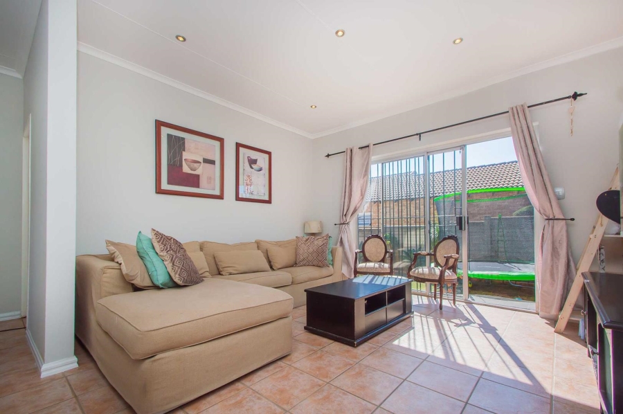 2 Bedroom Property for Sale in Radiokop Gauteng