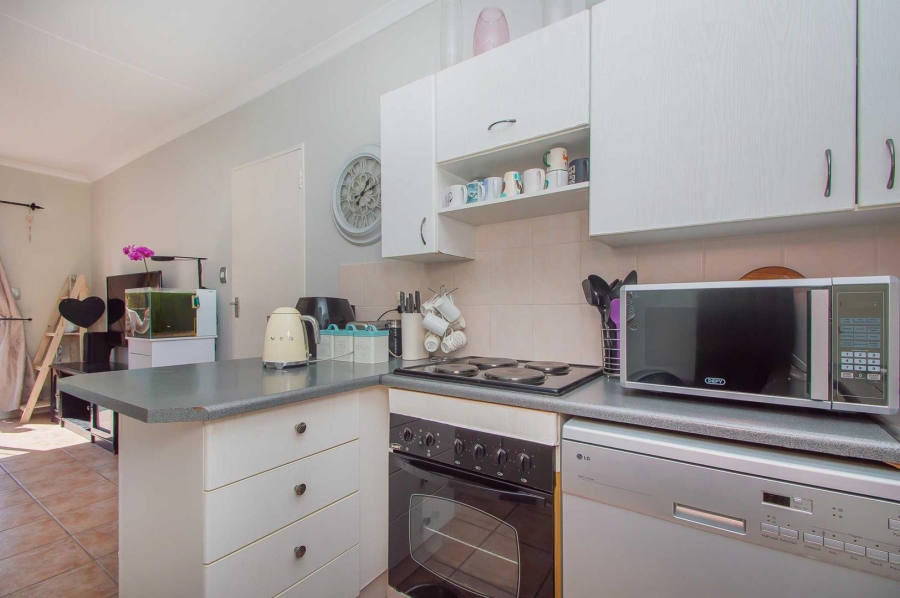 2 Bedroom Property for Sale in Radiokop Gauteng