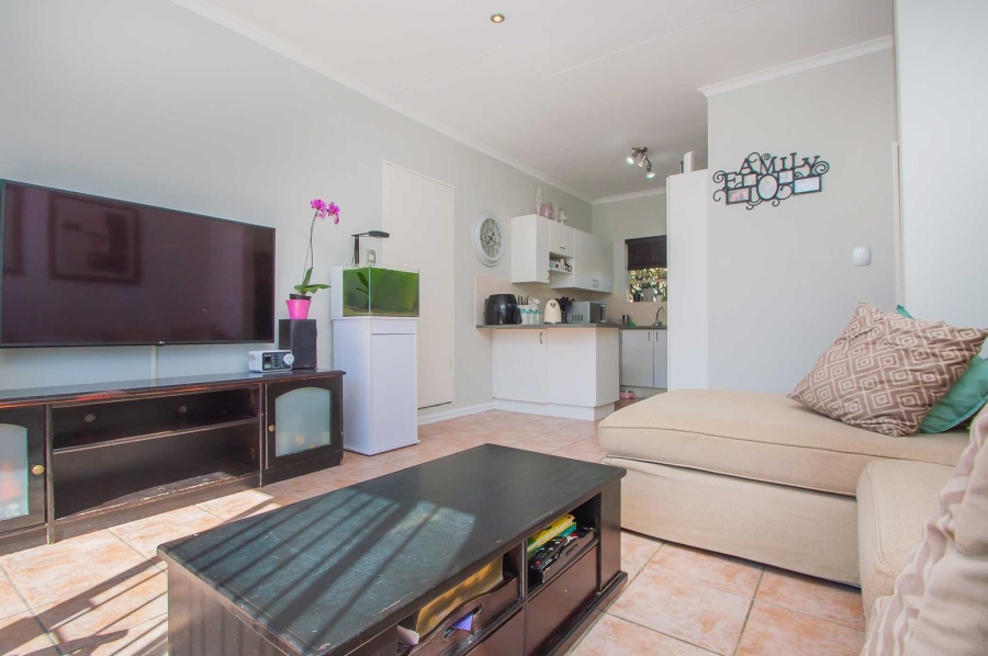 2 Bedroom Property for Sale in Radiokop Gauteng