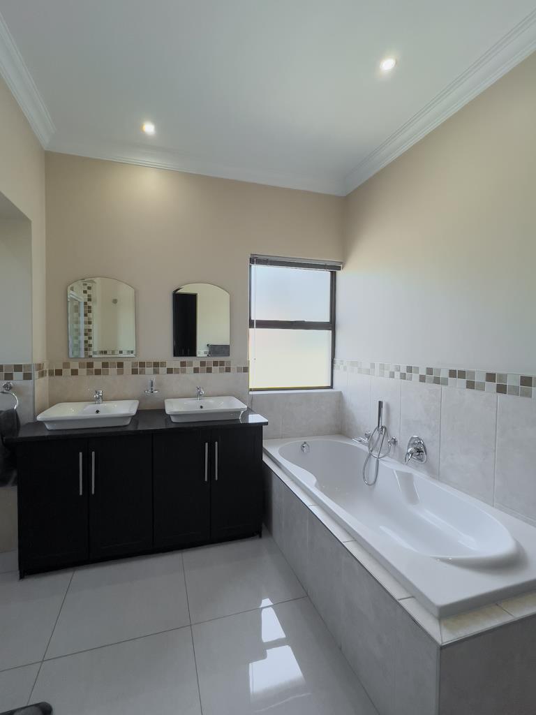 3 Bedroom Property for Sale in Midlands Estate Gauteng