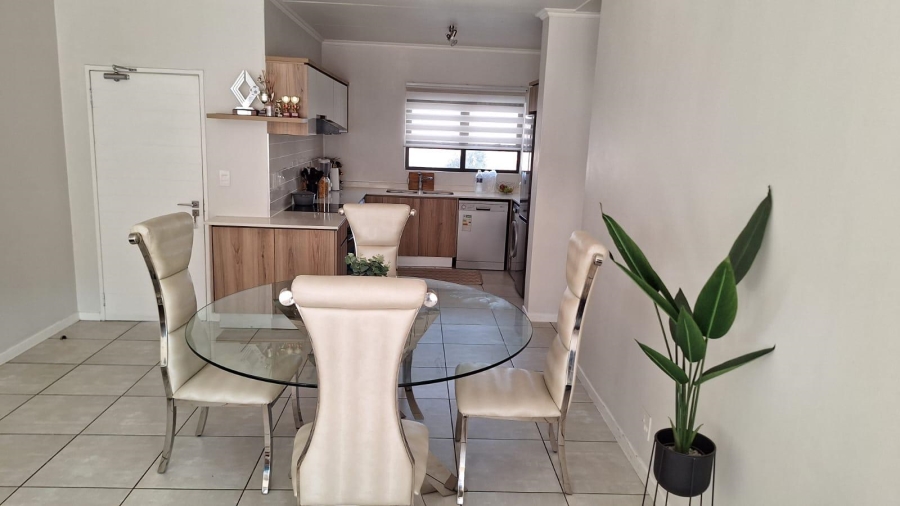 To Let 2 Bedroom Property for Rent in Crowthorne AH Gauteng