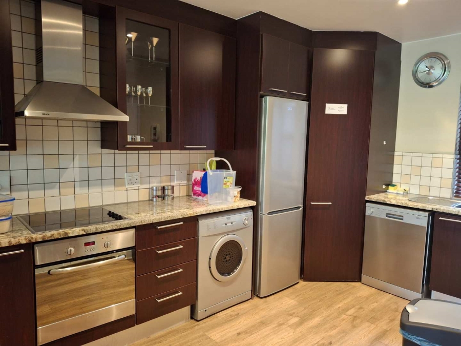To Let 2 Bedroom Property for Rent in Benmore Gardens Gauteng