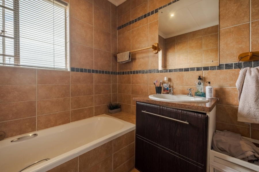 2 Bedroom Property for Sale in Equestria Gauteng