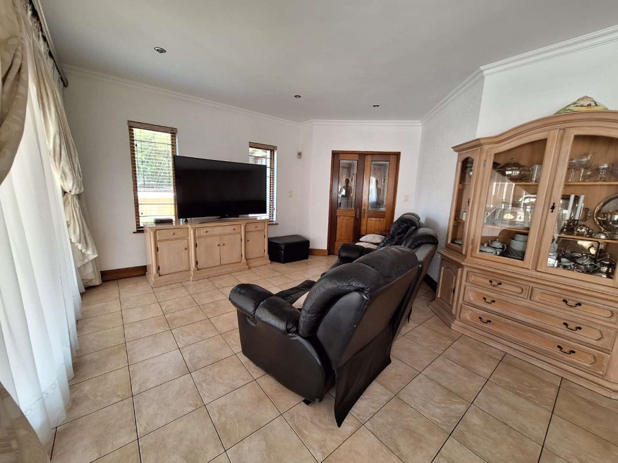 0 Bedroom Property for Sale in Lakefield Gauteng