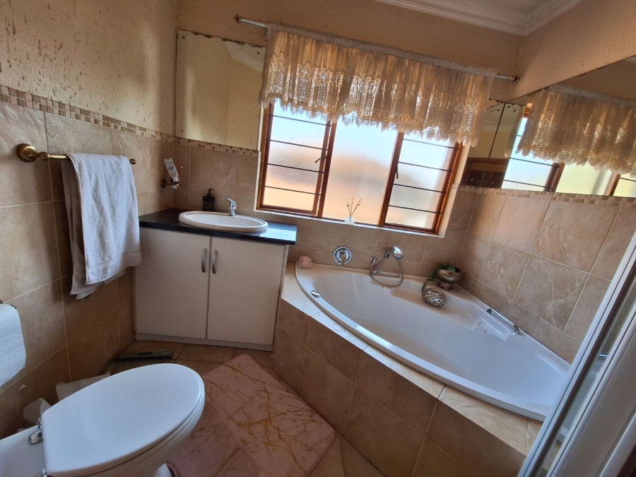 0 Bedroom Property for Sale in Lakefield Gauteng