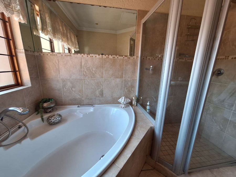 0 Bedroom Property for Sale in Lakefield Gauteng