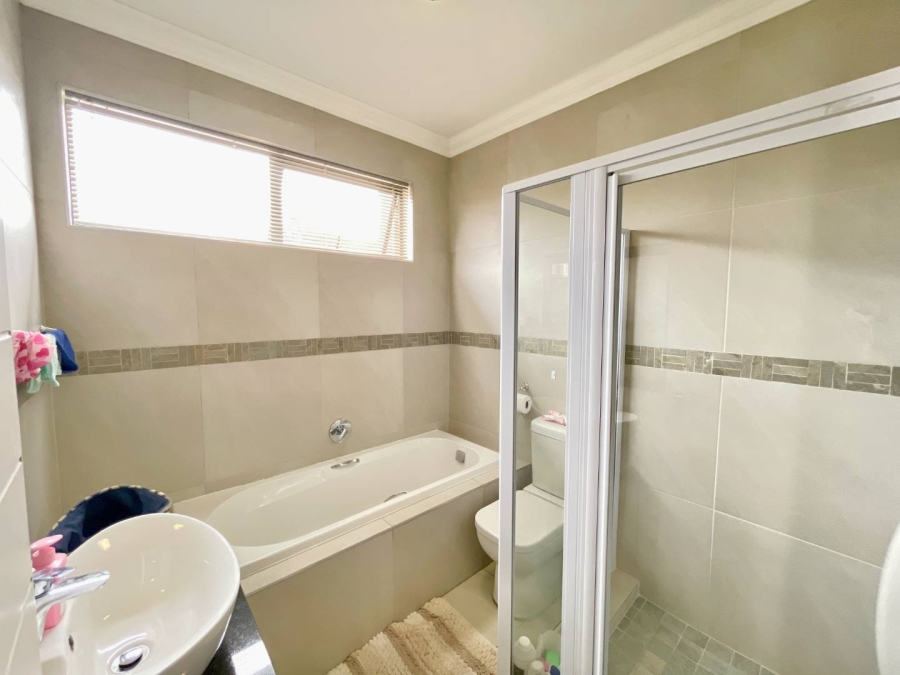 To Let 3 Bedroom Property for Rent in Olympus Gauteng