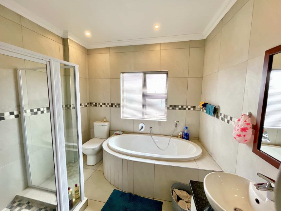 To Let 3 Bedroom Property for Rent in Olympus Gauteng