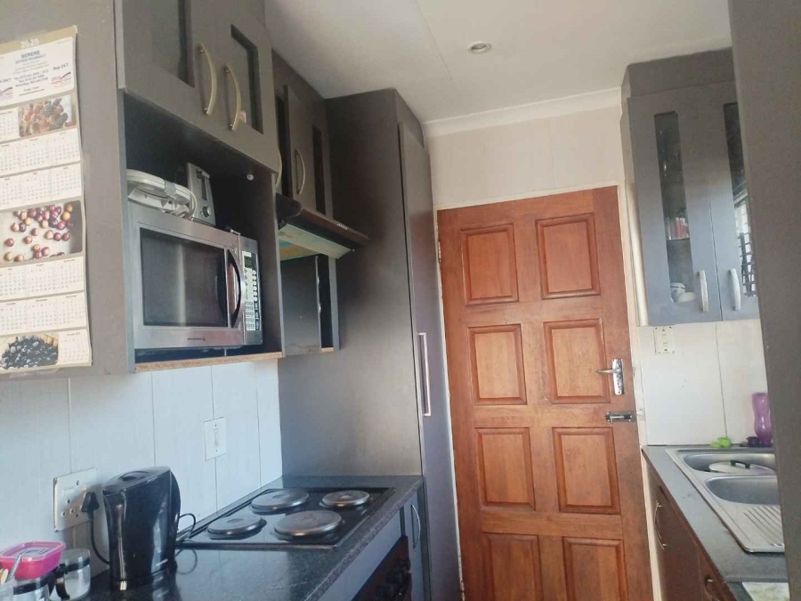 To Let 2 Bedroom Property for Rent in Mahube Valley Gauteng