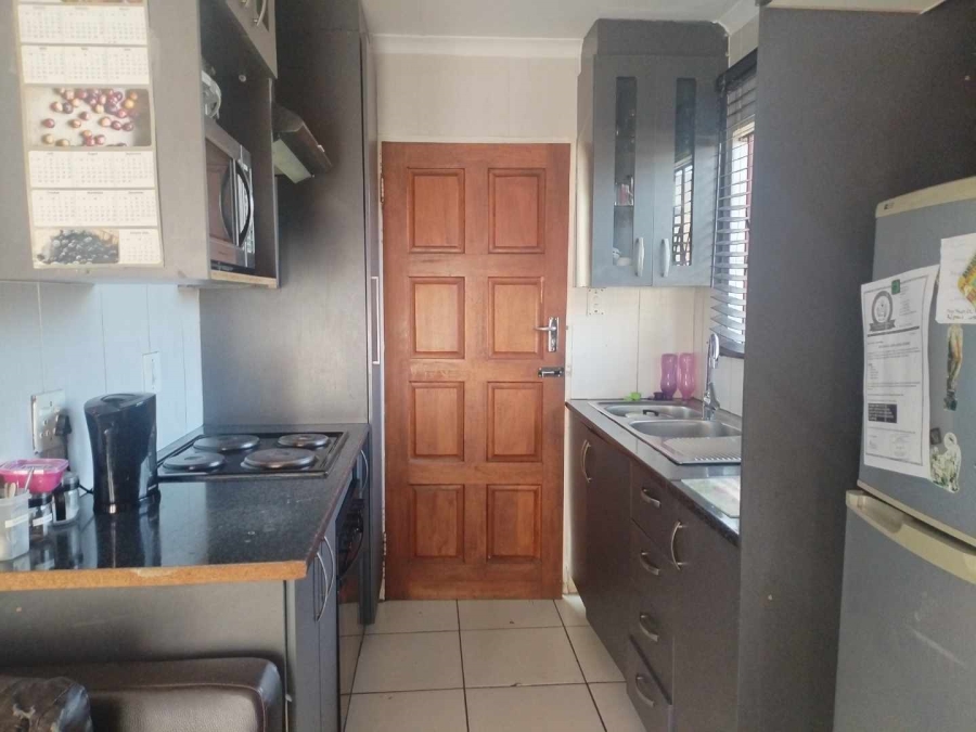 To Let 2 Bedroom Property for Rent in Mahube Valley Gauteng
