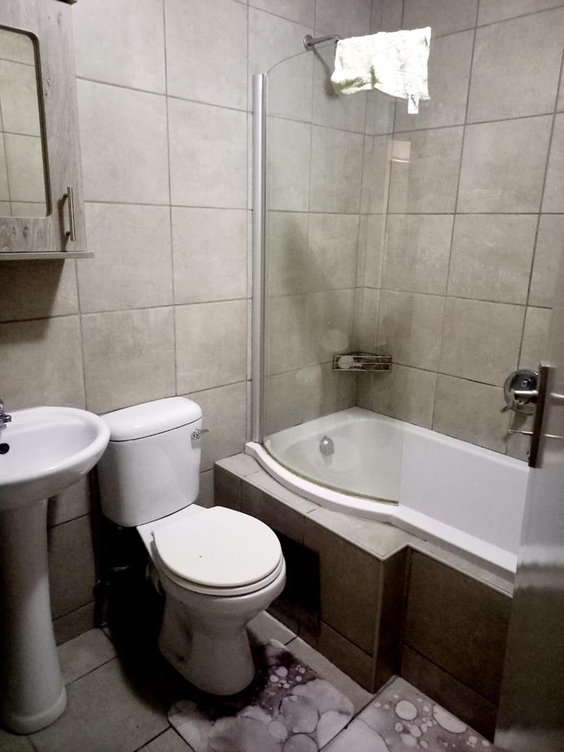 2 Bedroom Property for Sale in Montana Tuine Gauteng