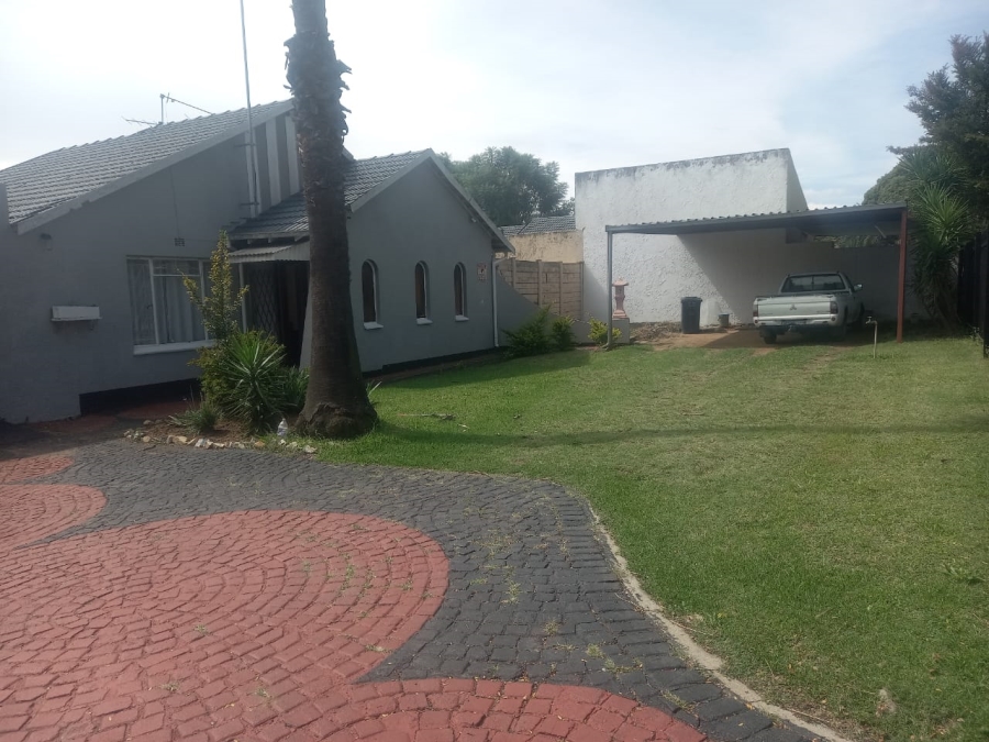 3 Bedroom Property for Sale in Birchleigh North Gauteng