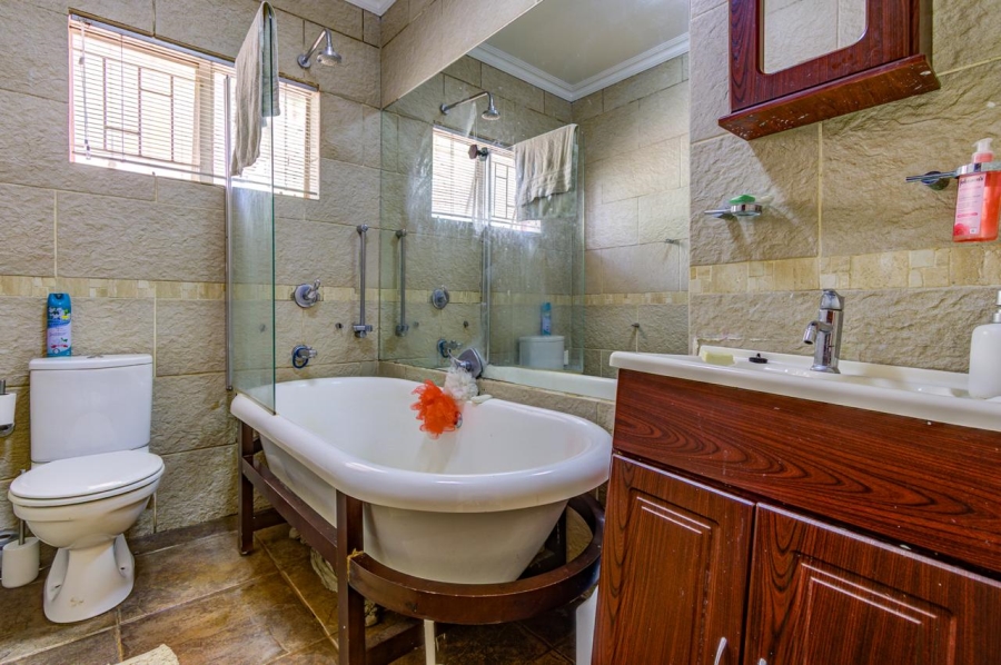 3 Bedroom Property for Sale in Terenure Gauteng