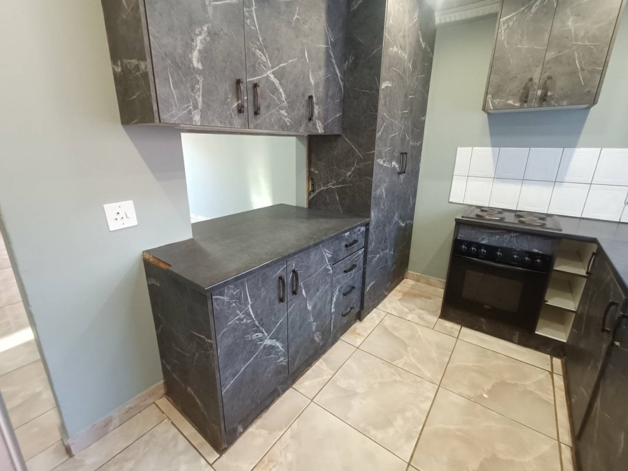 2 Bedroom Property for Sale in Die Hoewes Gauteng