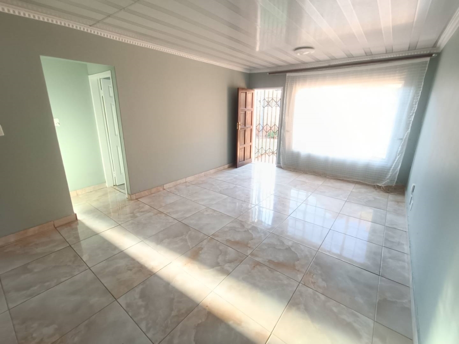 2 Bedroom Property for Sale in Die Hoewes Gauteng