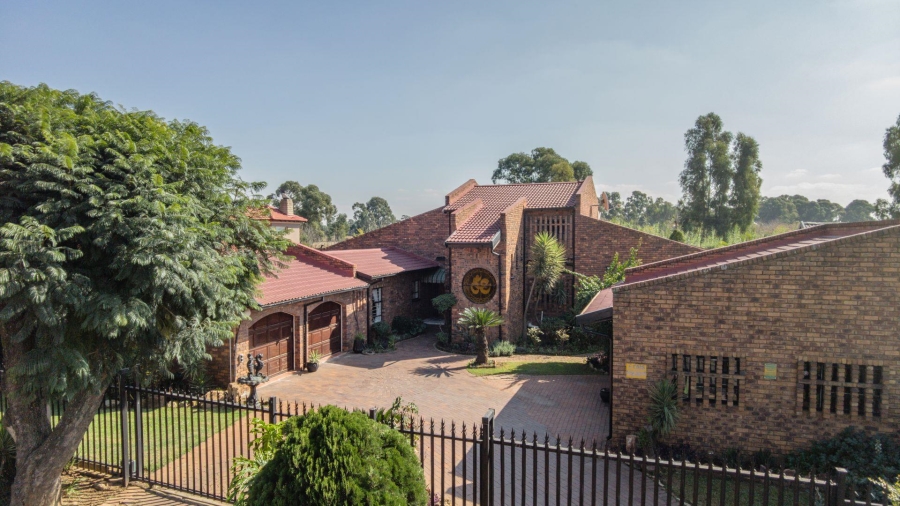 6 Bedroom Property for Sale in Rynsoord Gauteng