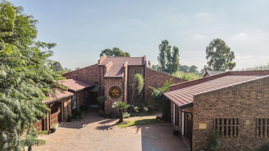 6 Bedroom Property for Sale in Rynsoord Gauteng