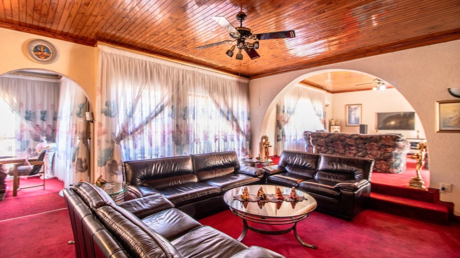 6 Bedroom Property for Sale in Rynsoord Gauteng
