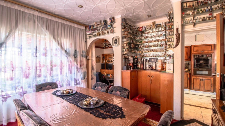 6 Bedroom Property for Sale in Rynsoord Gauteng