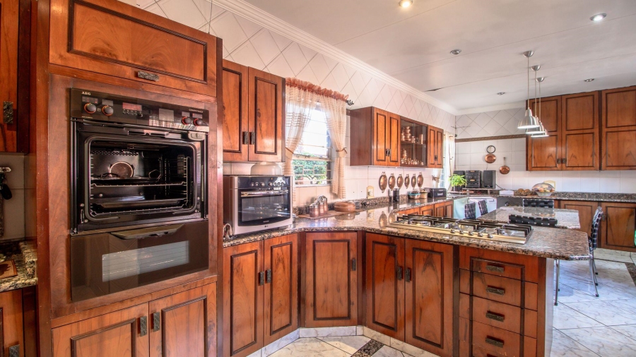 6 Bedroom Property for Sale in Rynsoord Gauteng