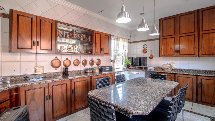 6 Bedroom Property for Sale in Rynsoord Gauteng