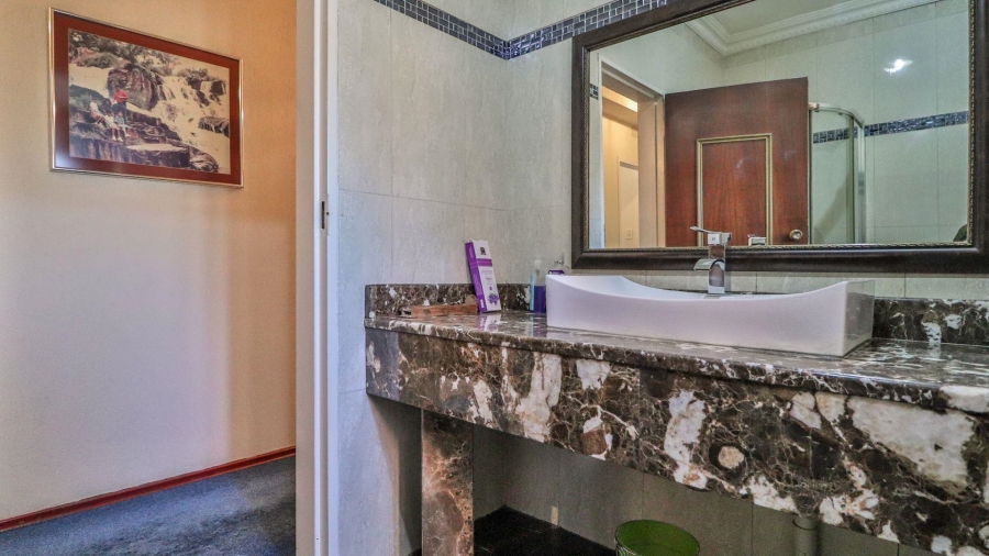 6 Bedroom Property for Sale in Rynsoord Gauteng