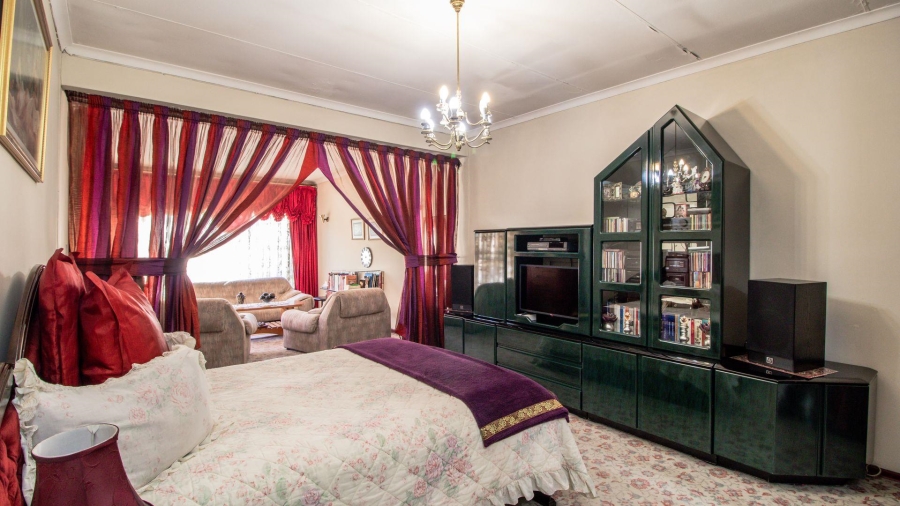 6 Bedroom Property for Sale in Rynsoord Gauteng